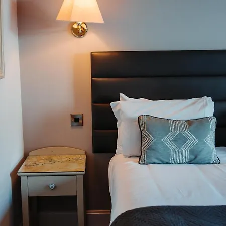 Celtic Ross & Leisure Centre Otel