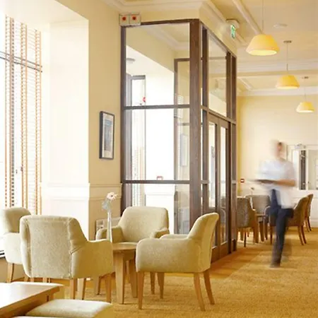 Celtic Ross & Leisure Centre Otel