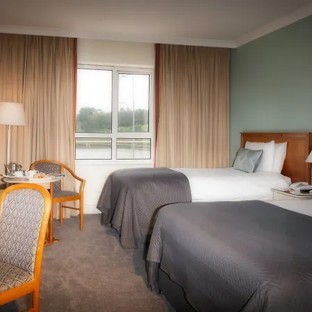 Celtic Ross & Leisure Centre 4*