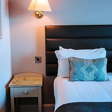 Szálloda Celtic Ross & Leisure Centre 4*
