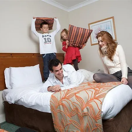 Hotel Celtic Ross & Leisure Centre 4*