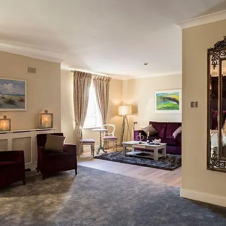 Celtic Ross & Leisure Centre Otel 4*