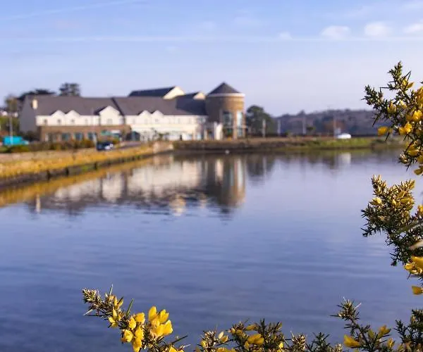 Отель Celtic Ross & Leisure Centre