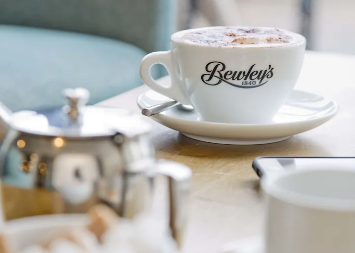 Отель Celtic Ross & Leisure Centre