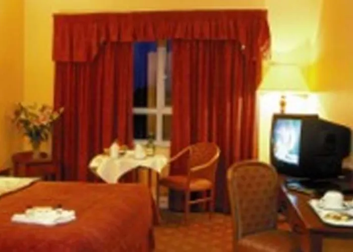 Celtic Ross & Leisure Centre Отель