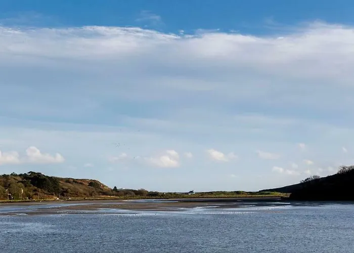 Отель Celtic Ross & Leisure Centre